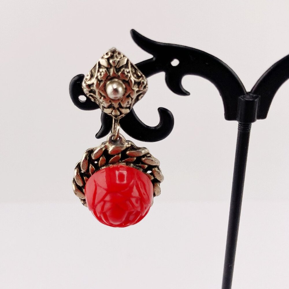 VINTAGE Red plastic rose and silver tone metal choker necklace & earring set - Picture 12 of 15